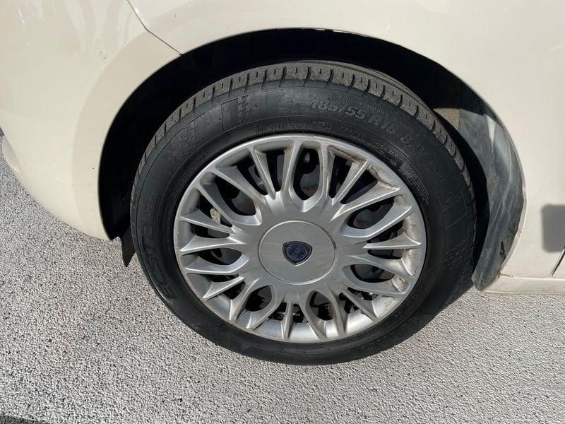 Lancia Ypsilon 1.2 69 CV 5 porte GPL Ecochic Gold