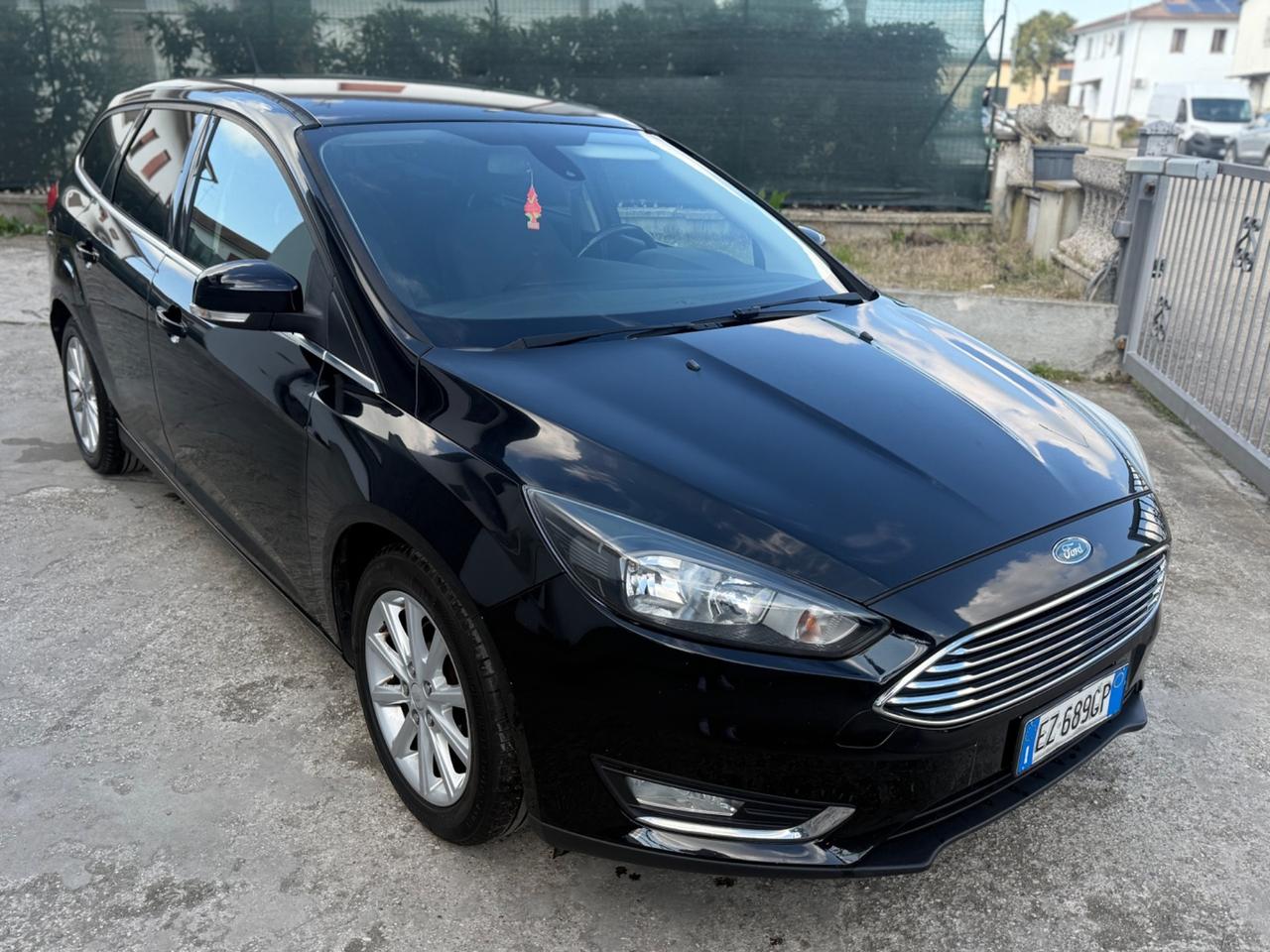 Ford Focus 1.5 TDCi TITANIUM NEOPAT. 2015 EURO 6