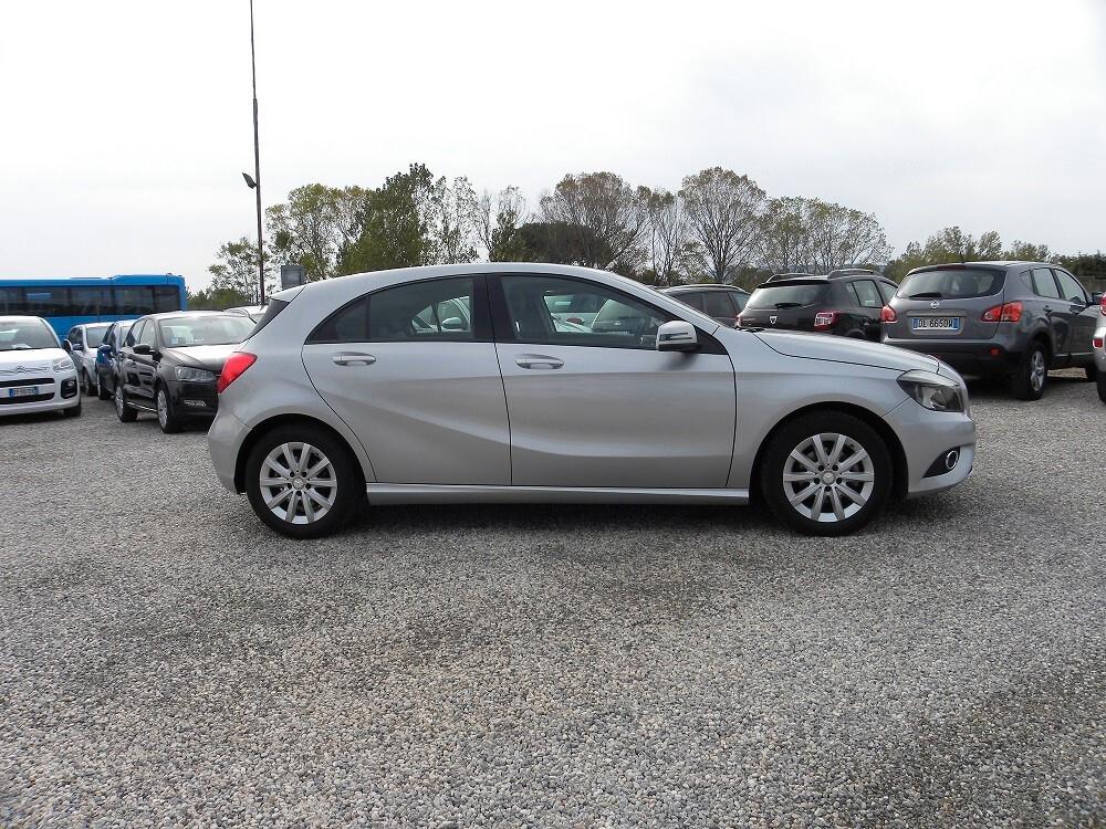 Mercedes-benz A 180 CDI SPORT PELLE, CLIMA, CERCHI, NAVI, CRUISE, MULTIFUNZIONE APPLE CAR PLAY PDC