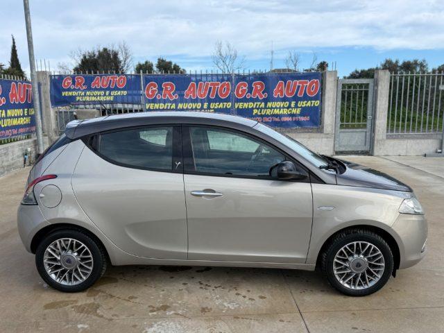 LANCIA Ypsilon 1.2 69 CV 5 porte Gold BICOLOR
