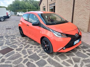 Toyota Aygo 1.0 VVT-i 69 CV 5 porte x-clusiv MMT