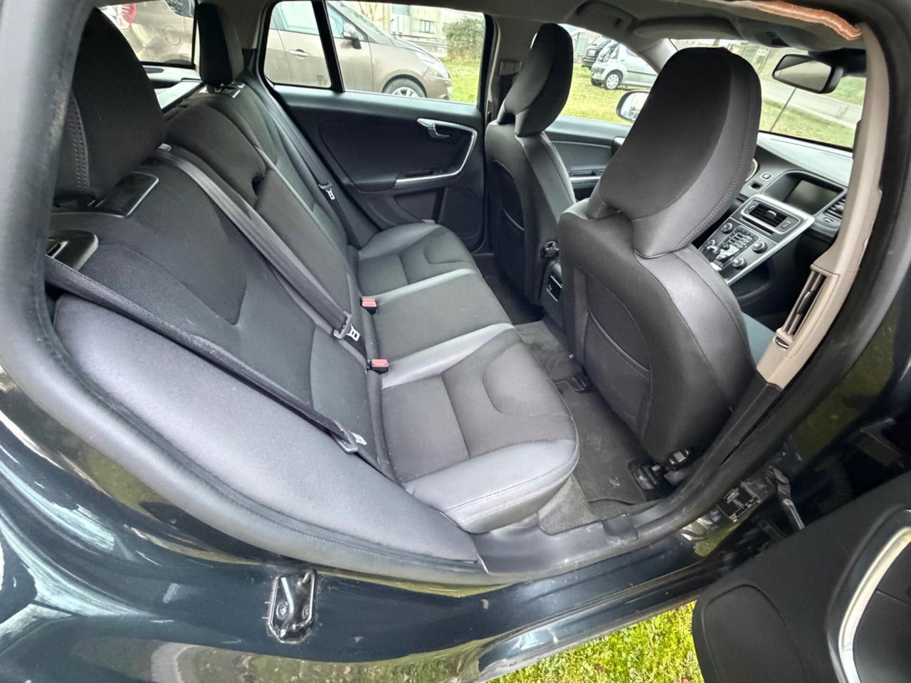 Volvo V60 D5 Geartronic Momentum