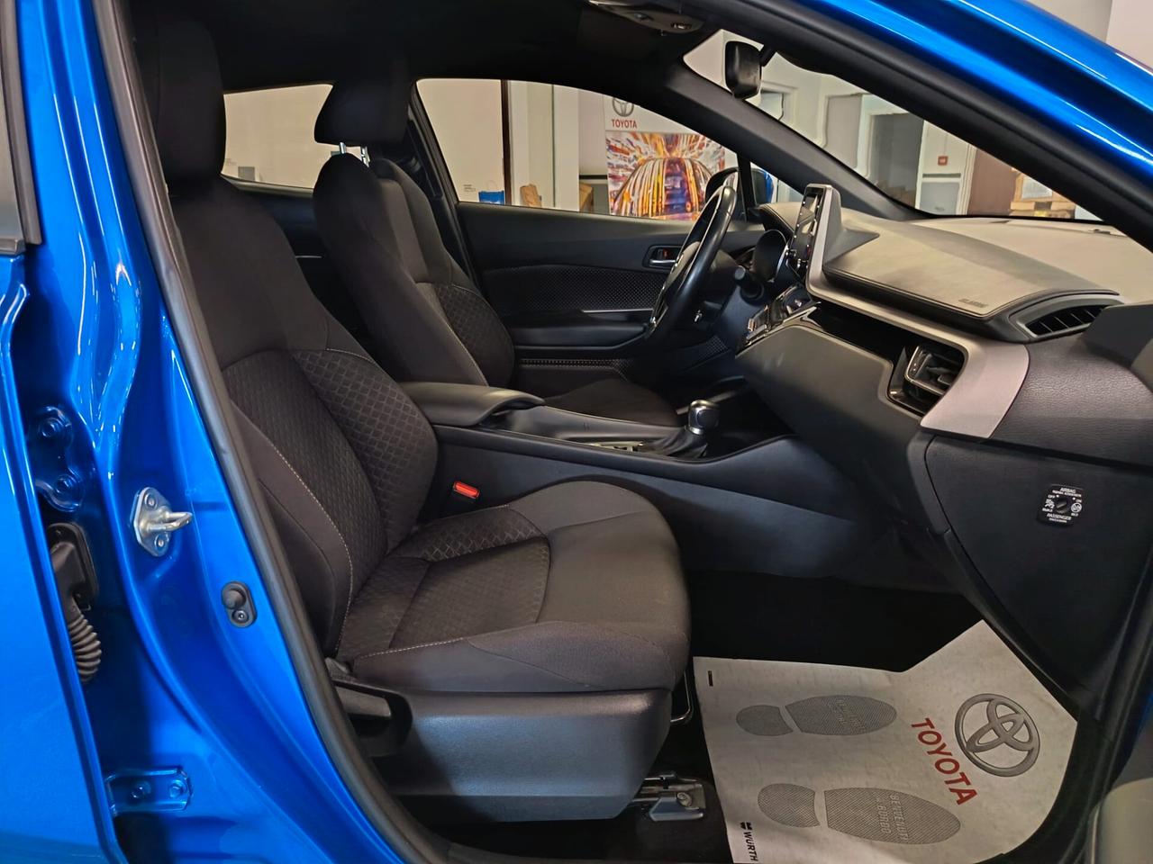 Toyota C-HR 1.8 Hybrid E-CVT Business