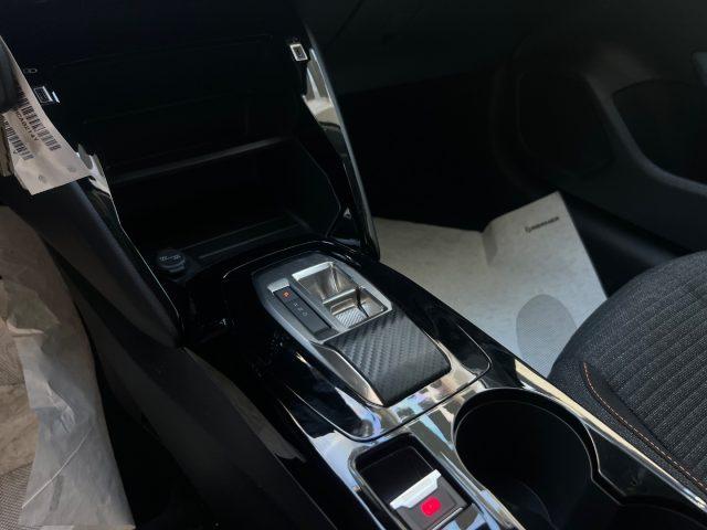 PEUGEOT 208 Hybrid 110 e-DCS6 Business da?199,00 mensili