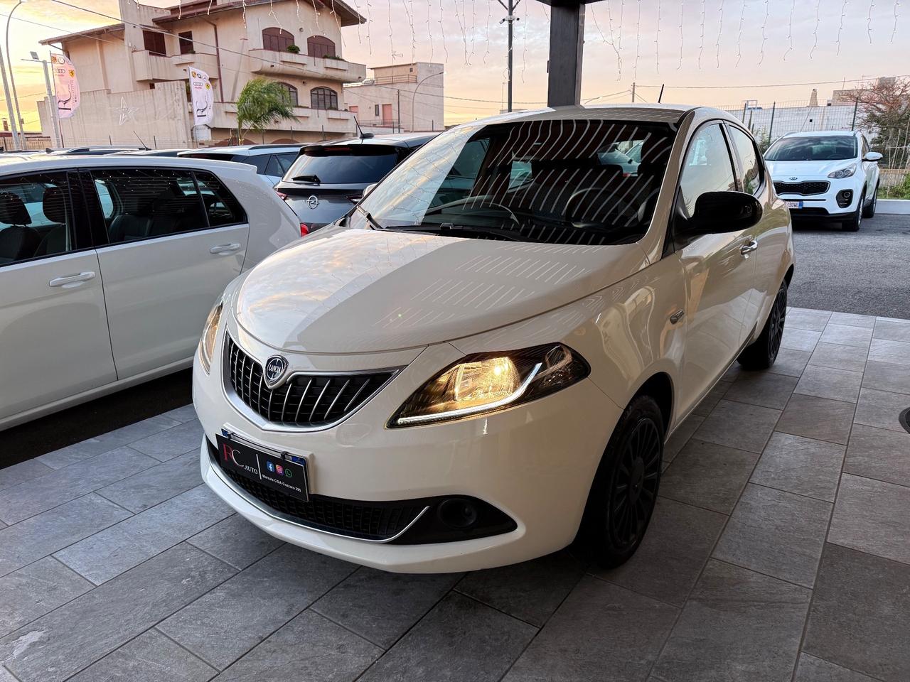 Lancia Ypsilon 1.0 FireFly 5 porte S&S Hybrid Ecochic A. Ferretti