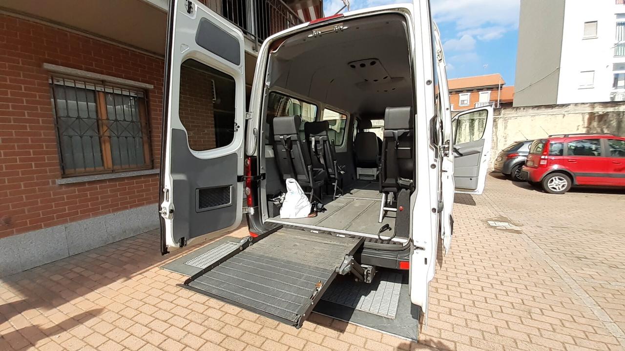 Volkswagen Crafter trasporto disabili doppia pedana tetto alto