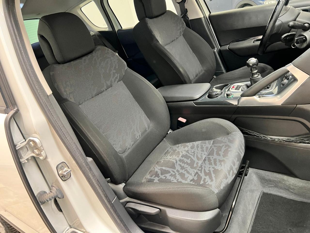 Peugeot 3008 1.6 HDi 110CV Premium