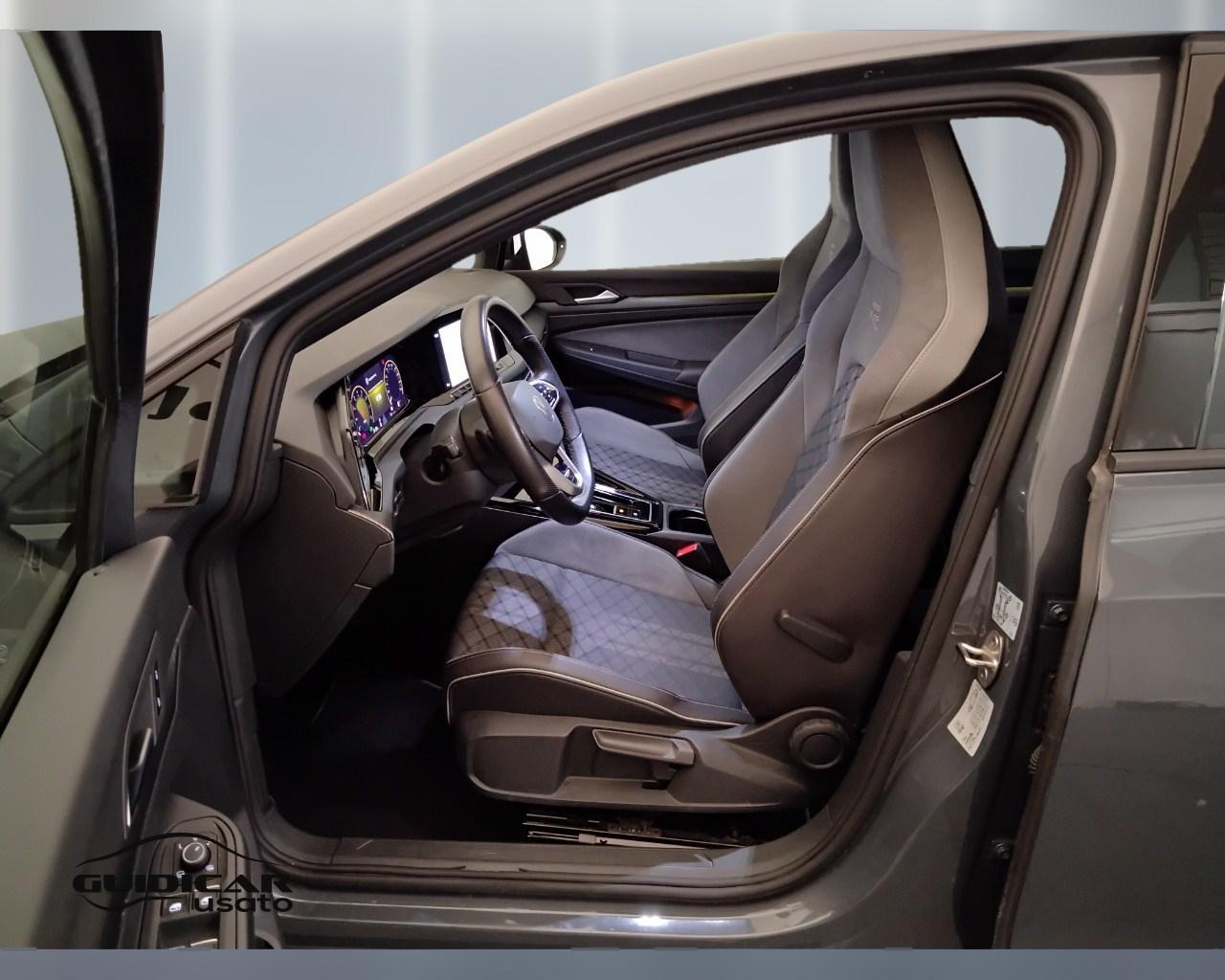 VOLKSWAGEN Golf VIII 2020 - Golf 1.5 etsi evo R-Line 130cv dsg