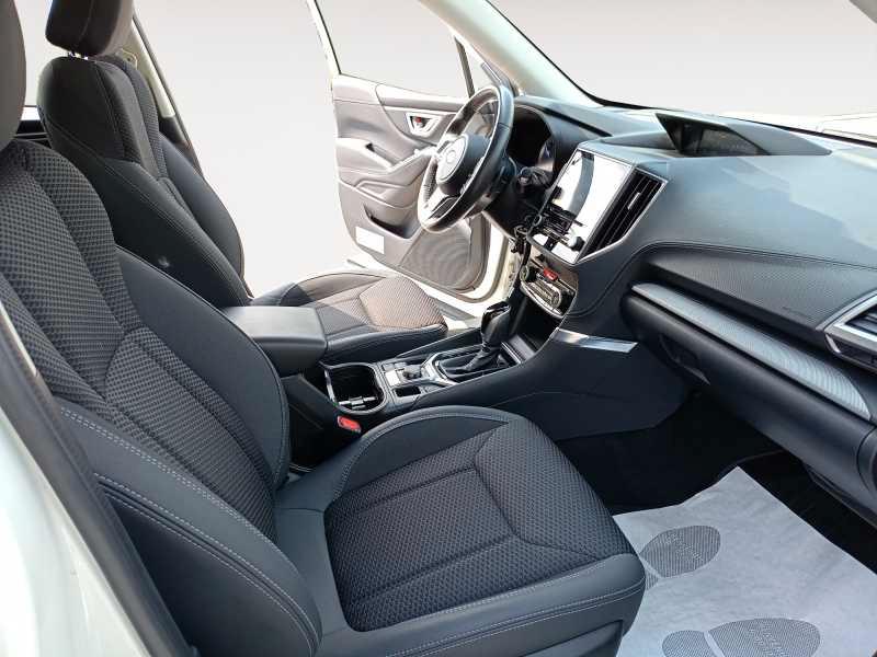 SUBARU Forester 2.0i e-boxer 4dventure lineartron