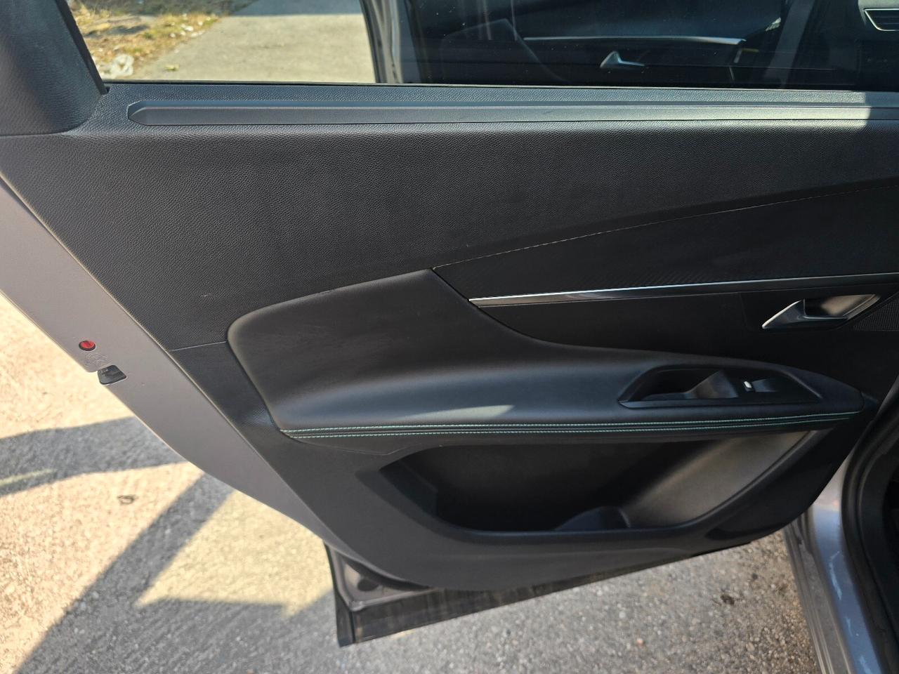 Peugeot 5008 BlueHDi 130 S&S EAT8 Allure