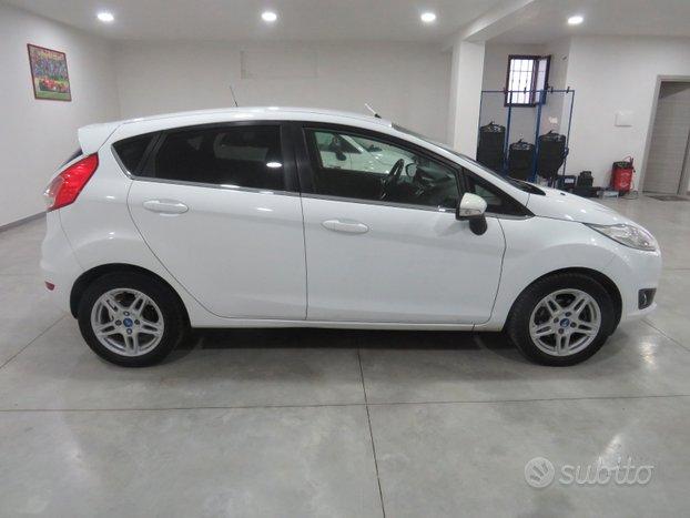 FORD Fiesta 1.4 GPL titanium - 2013