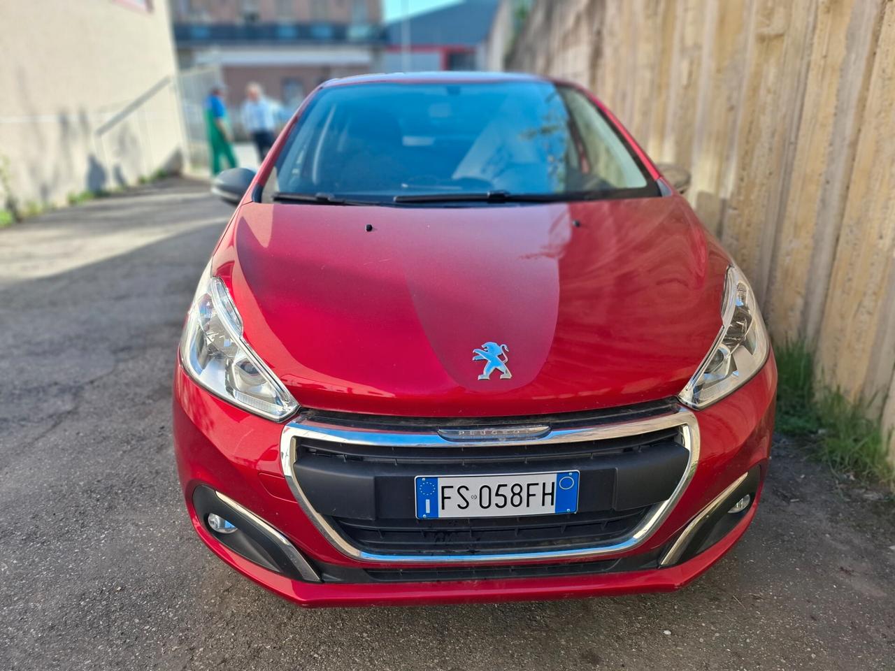 Peugeot 208 PureTech 82 5 porte Allure