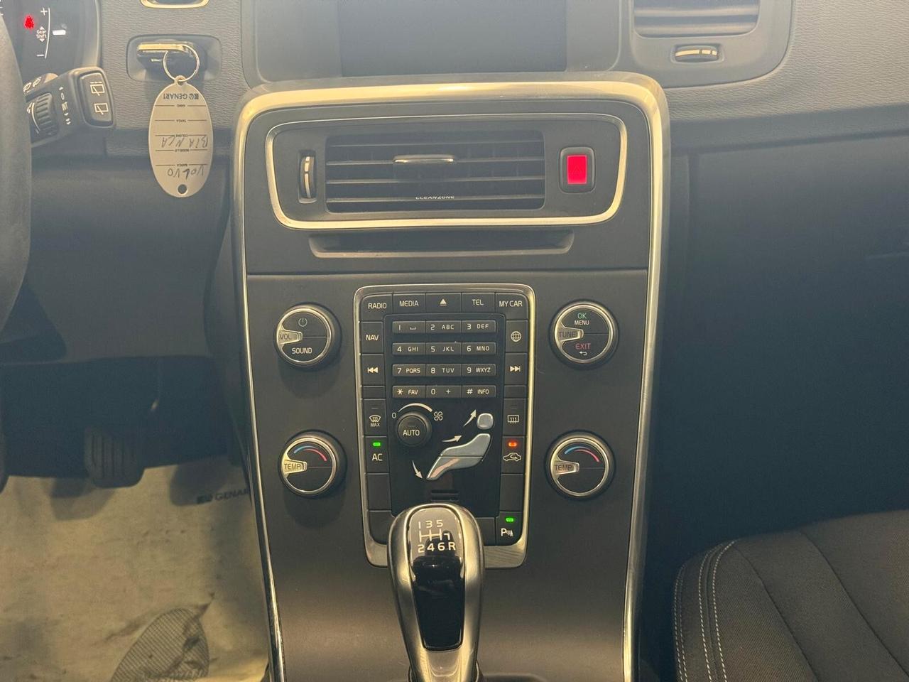 Volvo V60 D2 MANUALE 2018 150CV