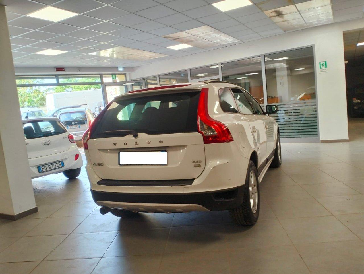 Volvo XC60 2.4d Momentum fwd 175cv