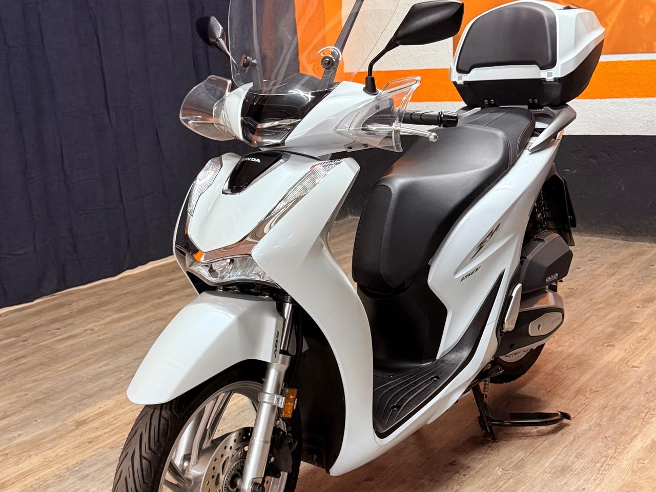 SPETTACOLARE HONDA SH 150 ABS UNICO PROPRIETARIO CON SOLI 6.415 KM