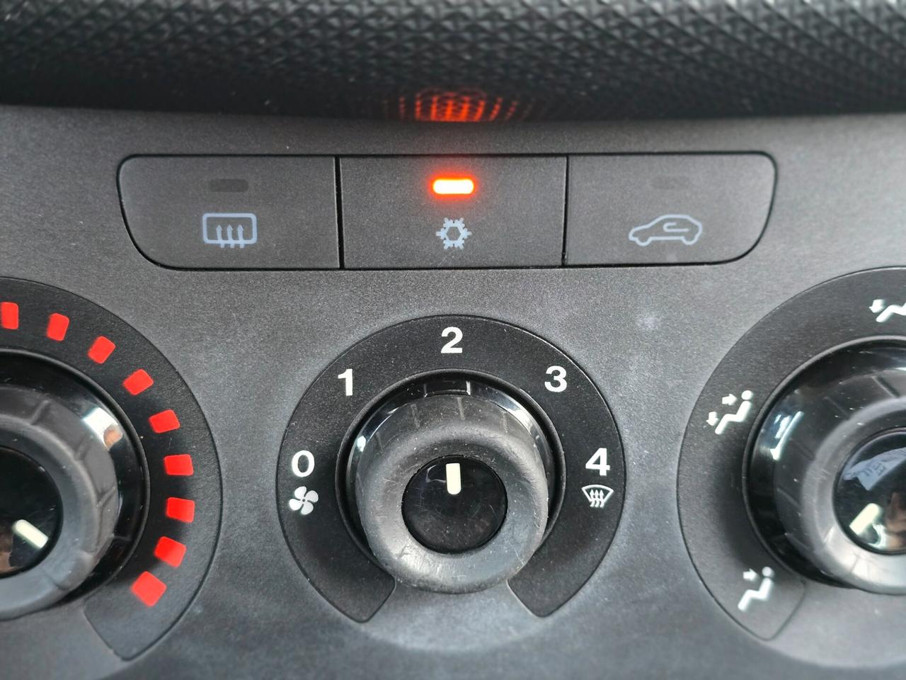 FIAT PUNTO YOUNG NATURAL POWER 2015 NUOVISSIMA