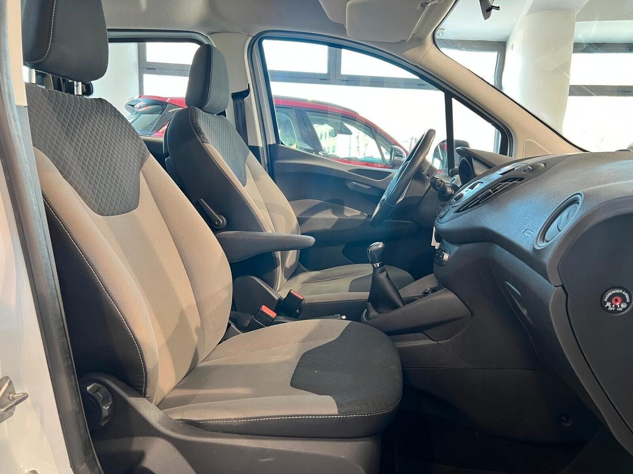 Ford Tourneo Courier 1.5 TDCI 75 CV Plus