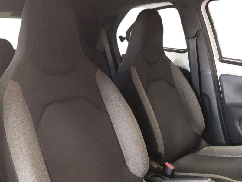 Toyota Aygo X 1.0B (72 CV) Active S-CVT