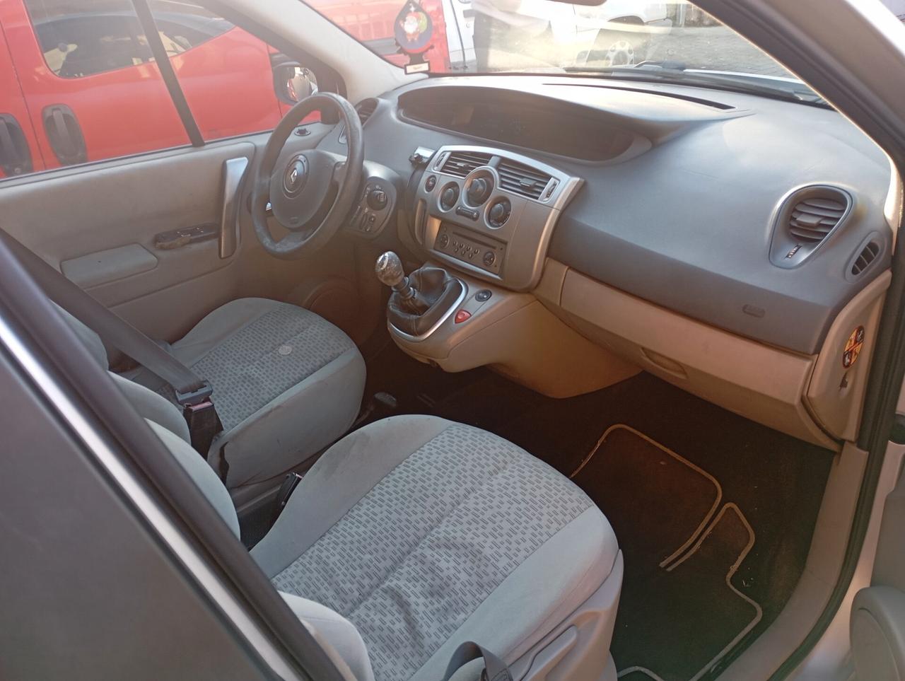 Renault Scenic 1.5 dci