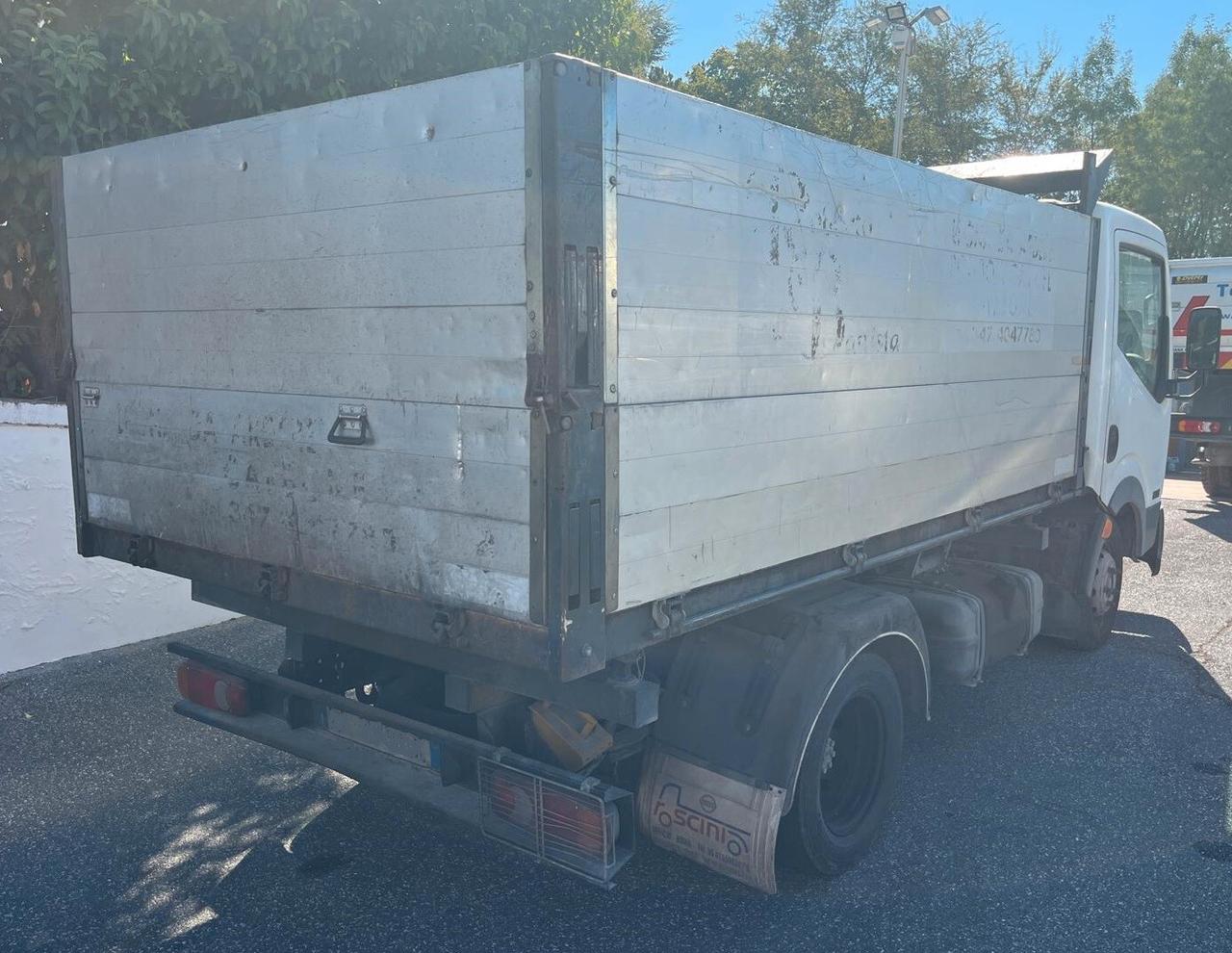 Nissan Cabstar 35.13 2.5 dCi Cassone Ribaltabile Trilaterale [Solo commercianti]