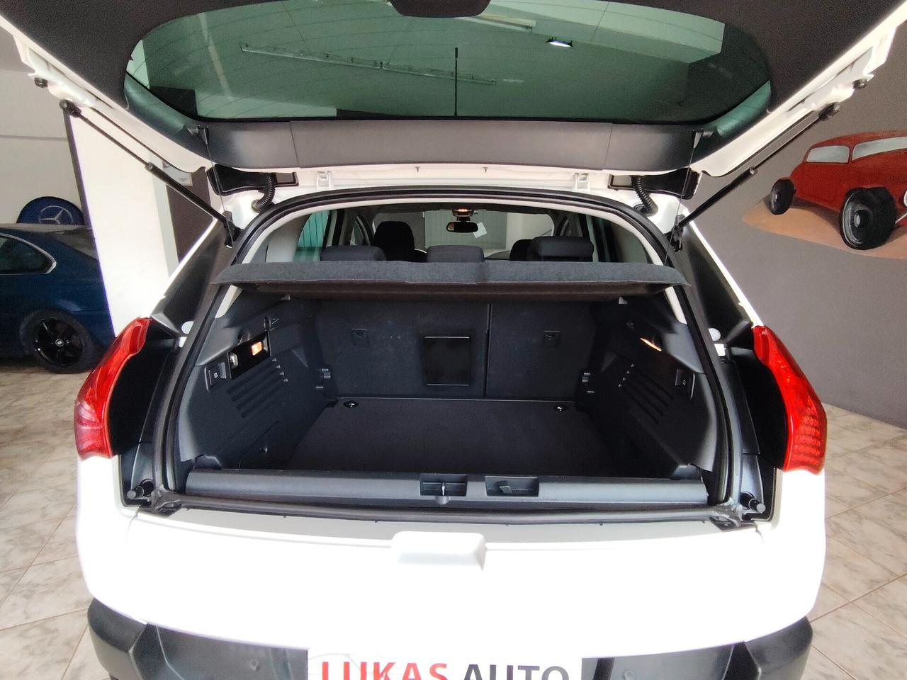 Peugeot 3008 1.6 e-HDi 115CV cambio robotizzato Stop&Start Style