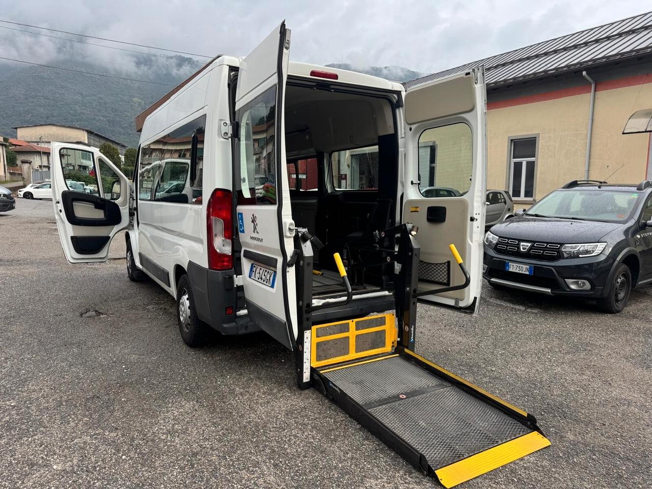 Peugeot Boxer TRASPORTO DISABILI CARROZZINE 330 2.0 BlueHDi/110CV PEDANA SOLLEVATRICE CARROZZINE