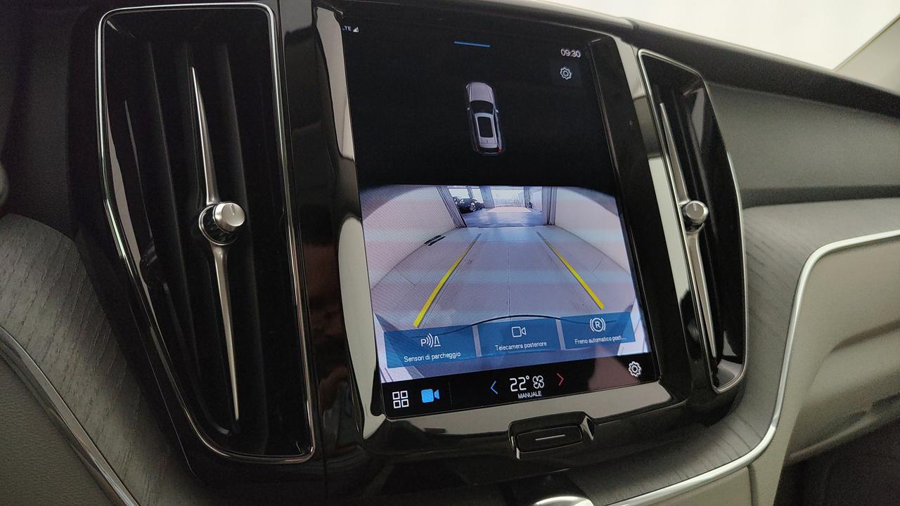 VOLVO XC60 2.0 b4 Momentum auto