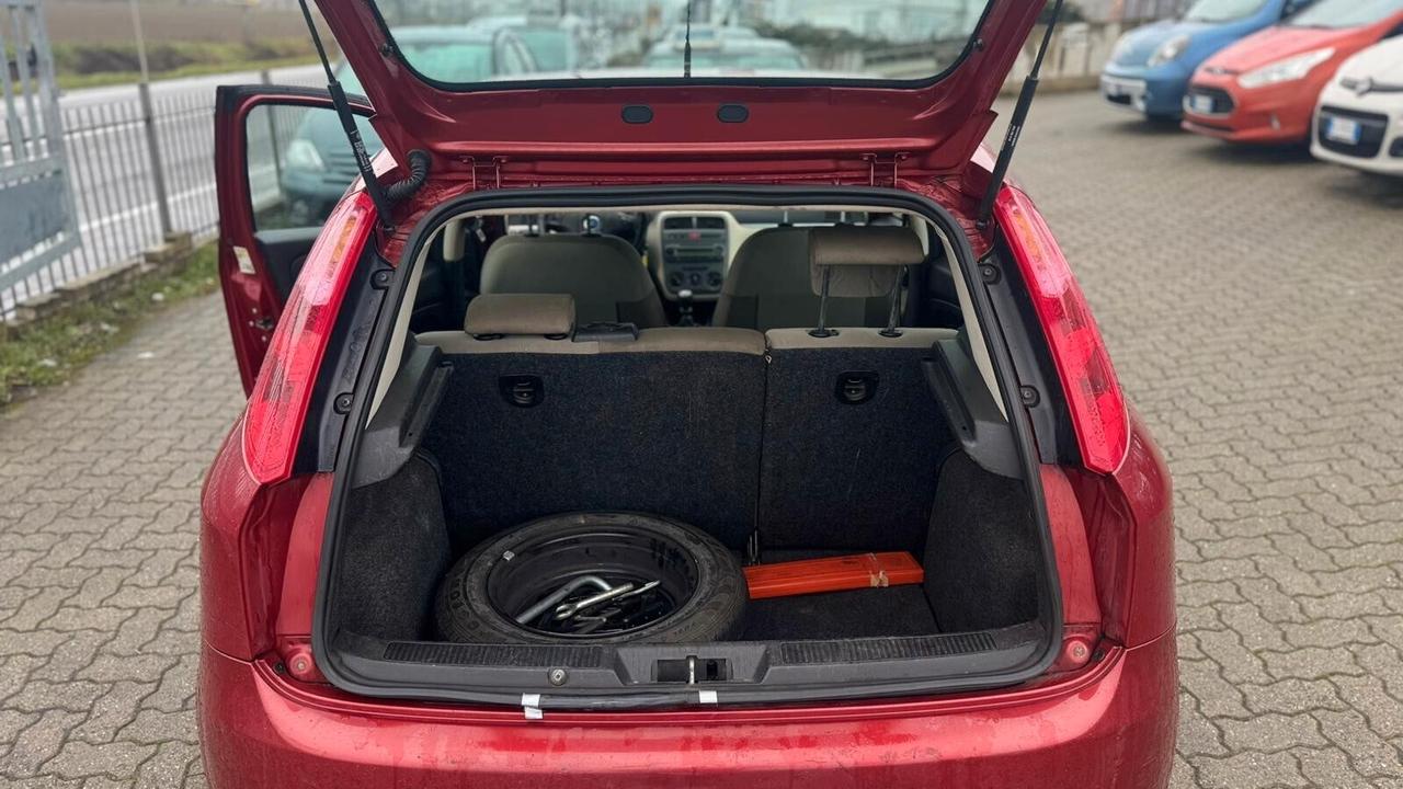 Fiat G.PUNTO 2006 1.2 B/GPL 75.000KM