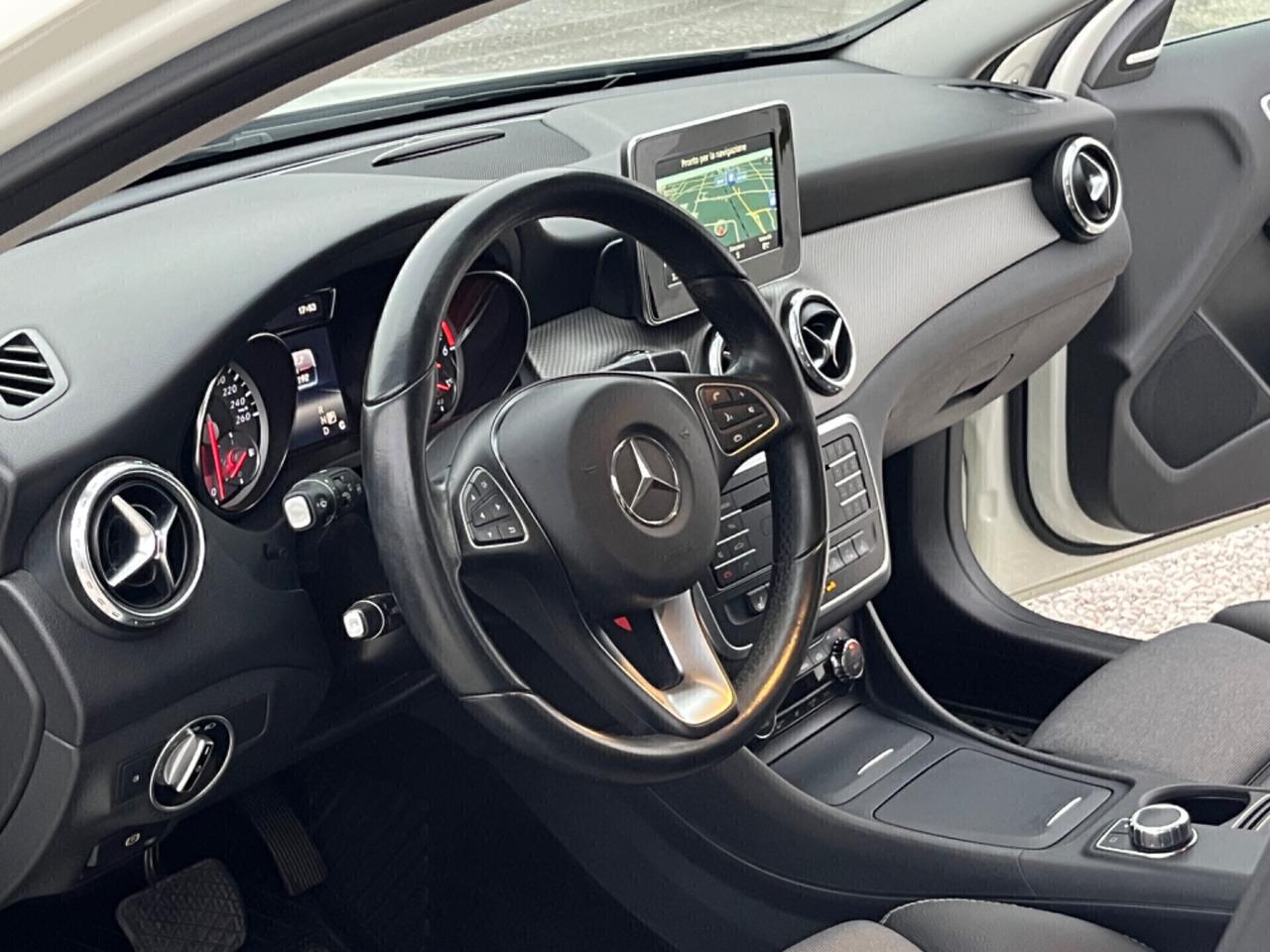 Mercedes-benz GLA 200 Premium Automatico, Sport, Euro 6!