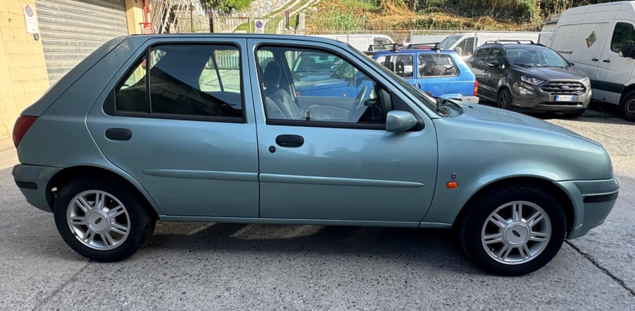Ford Fiesta 1.2i 16V cat 5 porte Ghia