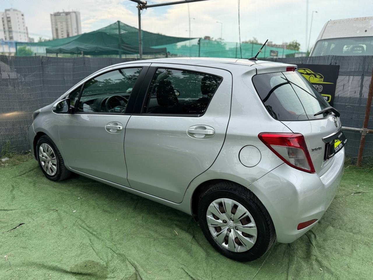 Toyota YARIS 1.0 BENZINA LOUNGE RETROCAMERA FULL