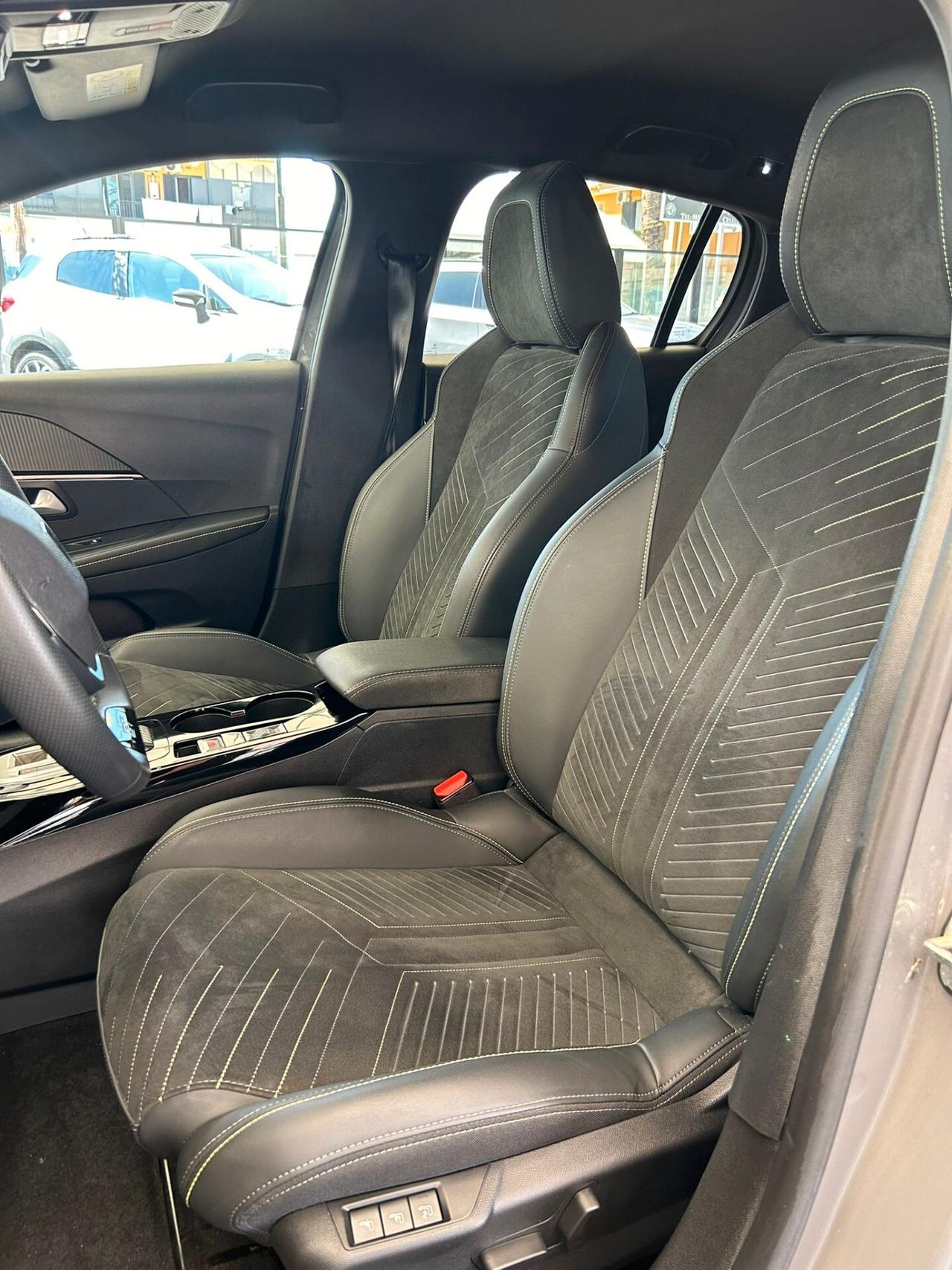 Peugeot 208 Hybrid 145 e-DCS6 GT