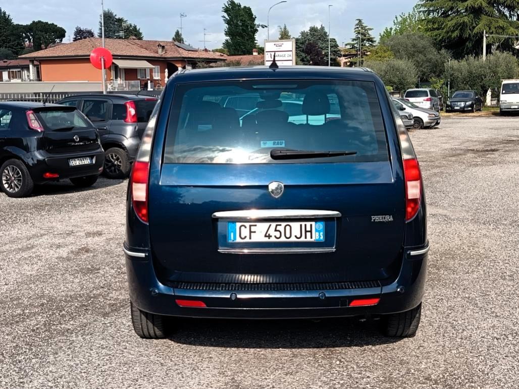 Lancia Phedra 2.2 Jtd 7 posti - Gancio traino Emblema