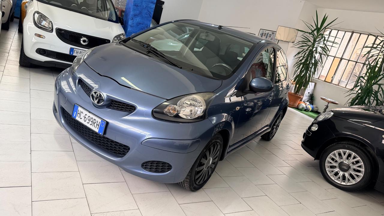 Toyota Aygo 1.0 12V VVT-i 5 porte Sol
