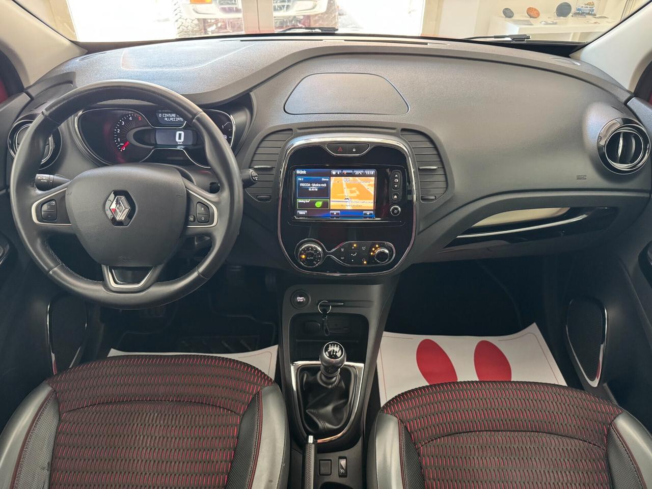 Renault Captur 1.500cc diesel/ 110cv/ 2017 / Pronta consegna