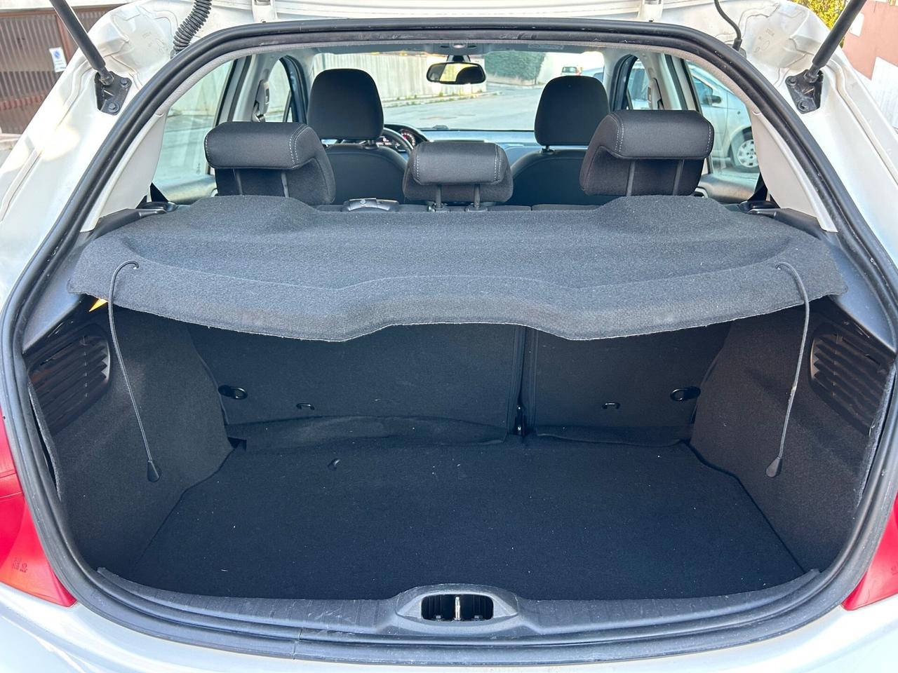 Peugeot 208 1.2 VTi allure ideale per neopatentati
