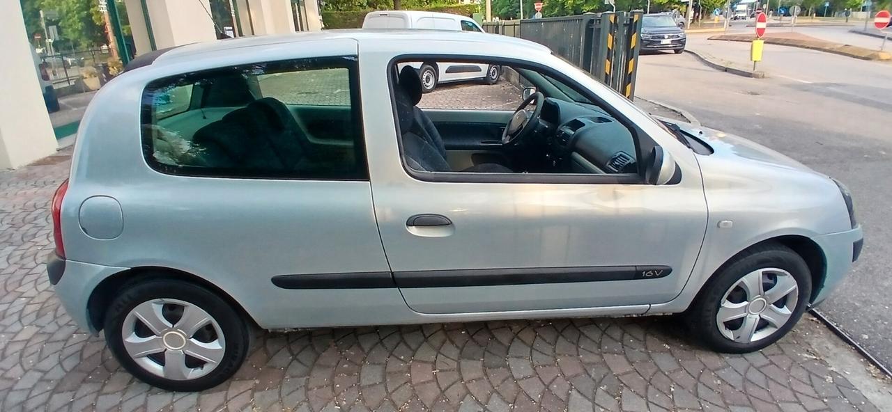Renault Clio 1.2 16v neopatentati benzina
