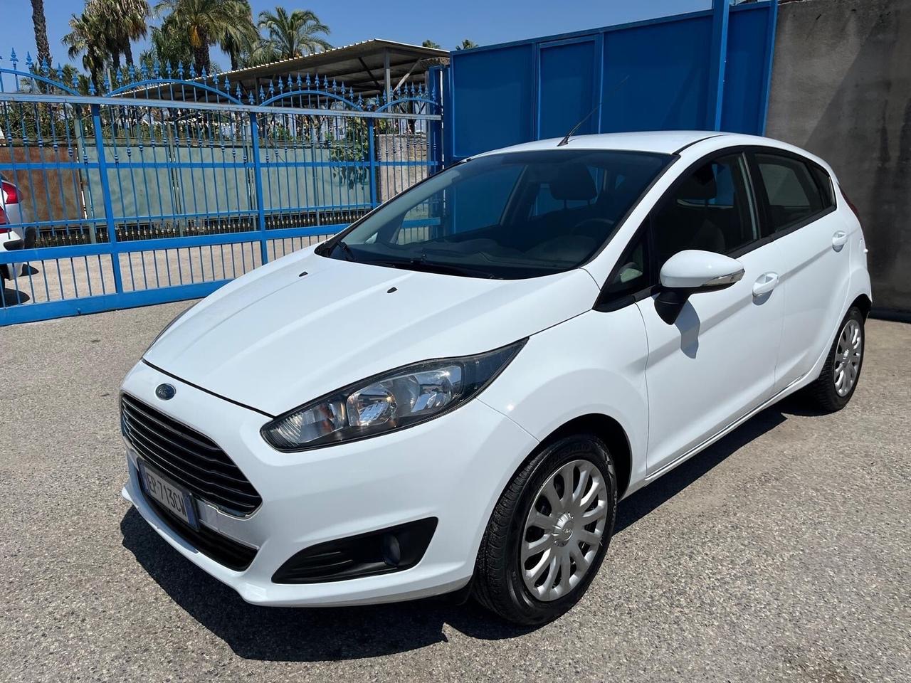 Ford fiesta 5P-1.5 tdci/75 cv-full-2013