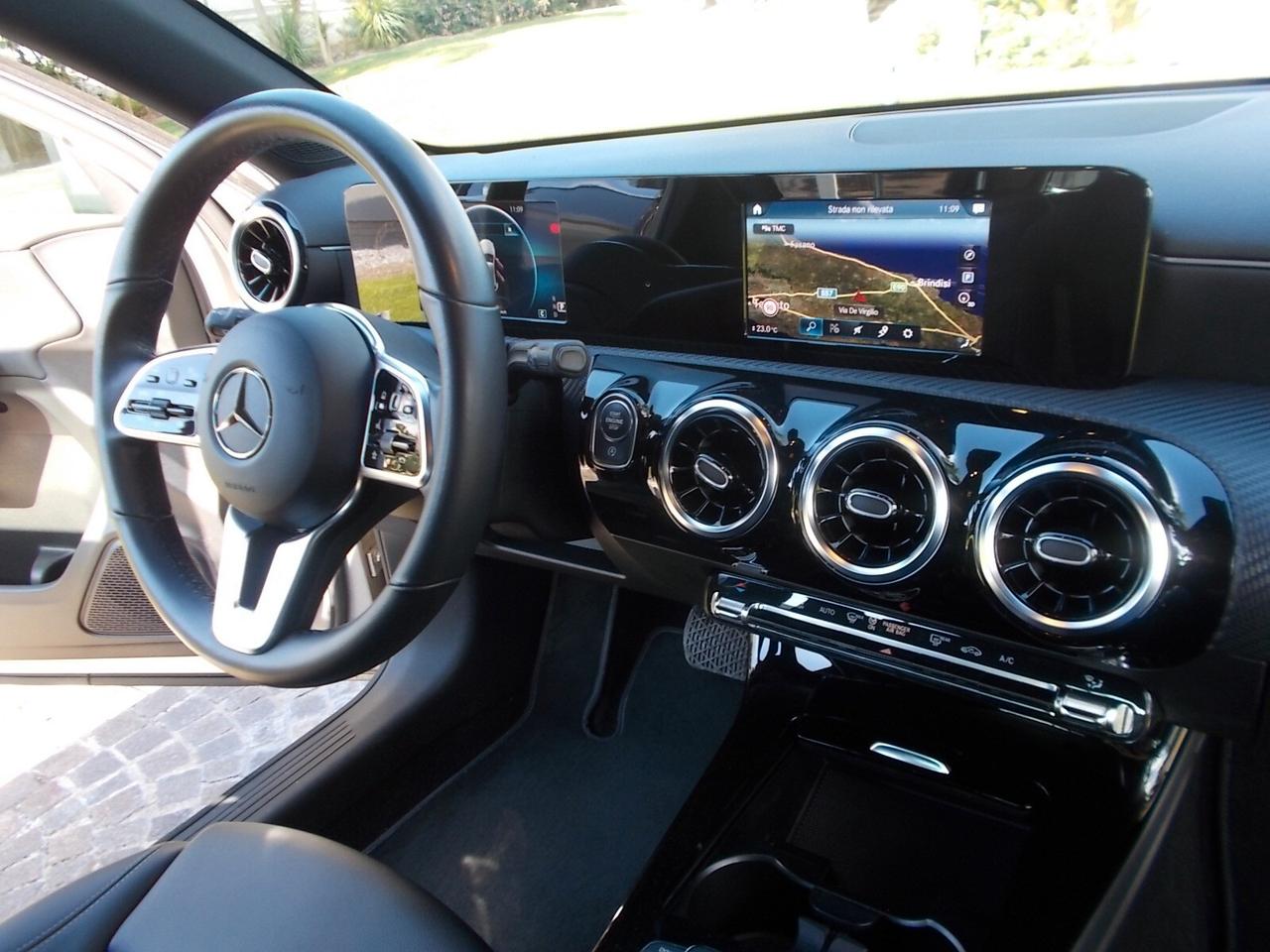 Mercedes-Benz A 180d Autom *FULL OPT.* da VETRINA