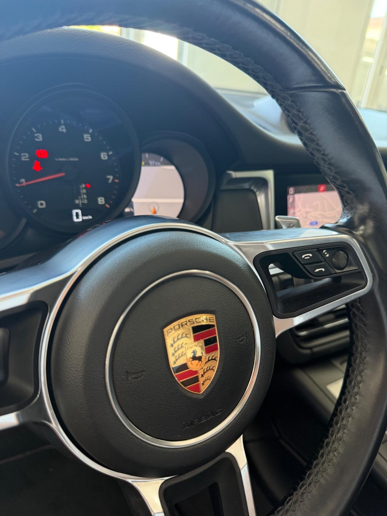 Porsche Macan 2.0 245 TETTO FULL finanziabile