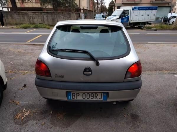 Ford Fiesta 1.2i 16V cat 5 porte Ghia