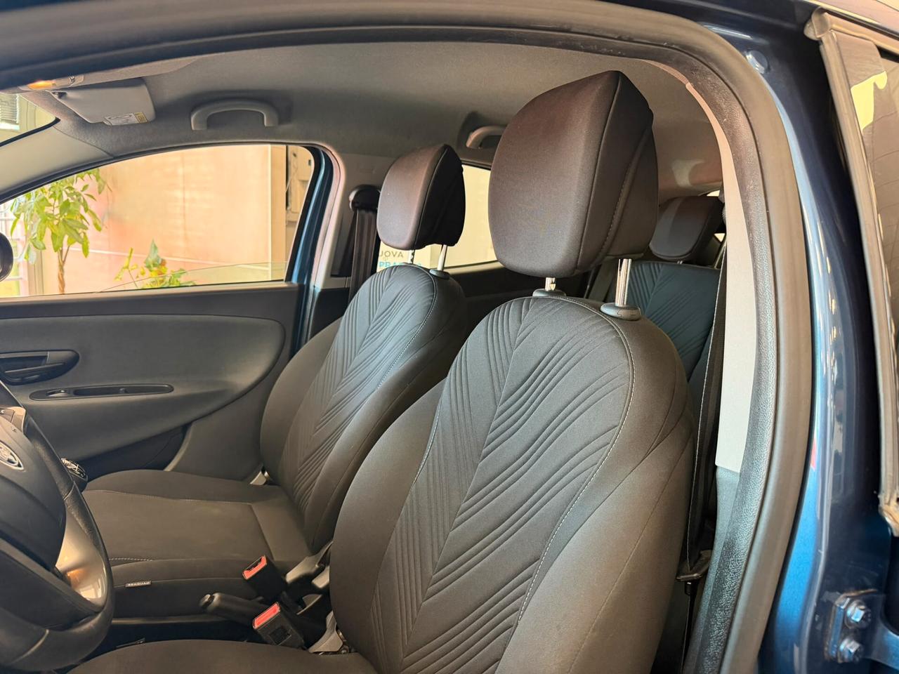 Lancia Ypsilon 1.0 FireFly 5 porte S&S Hybrid Gold