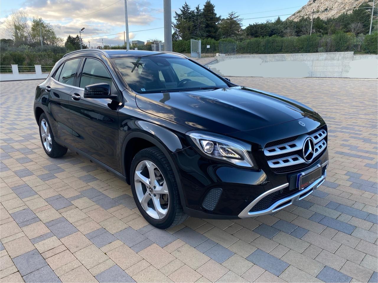 Mercedes-benz GLA 180 GLA 180d SPORT FULL OPTIONAL