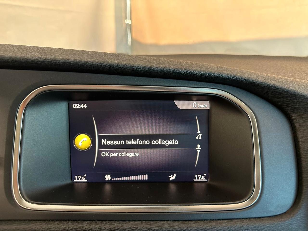 Volvo V40 D2 R-design Momentum
