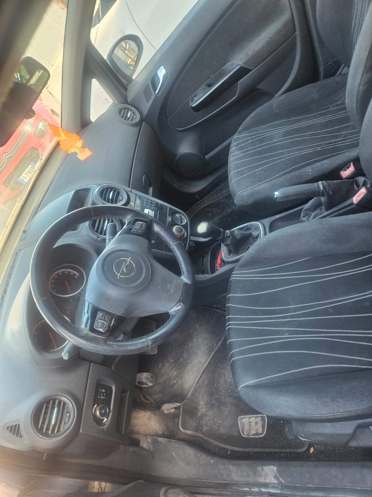 Opel Corsa 1.2 5 porte Cosmo