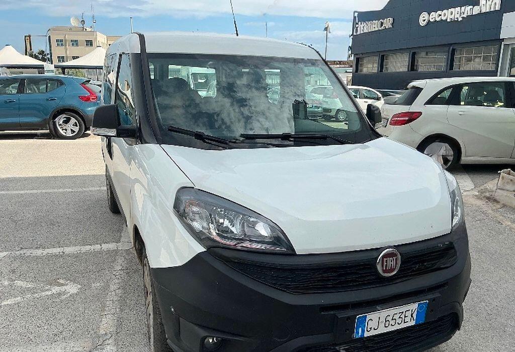 FIAT DOBLO' 1.6mjt AUTOCARRO 5 POSTI