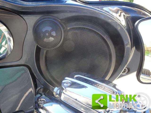 HARLEY-DAVIDSON FLHX Street Glide CVO