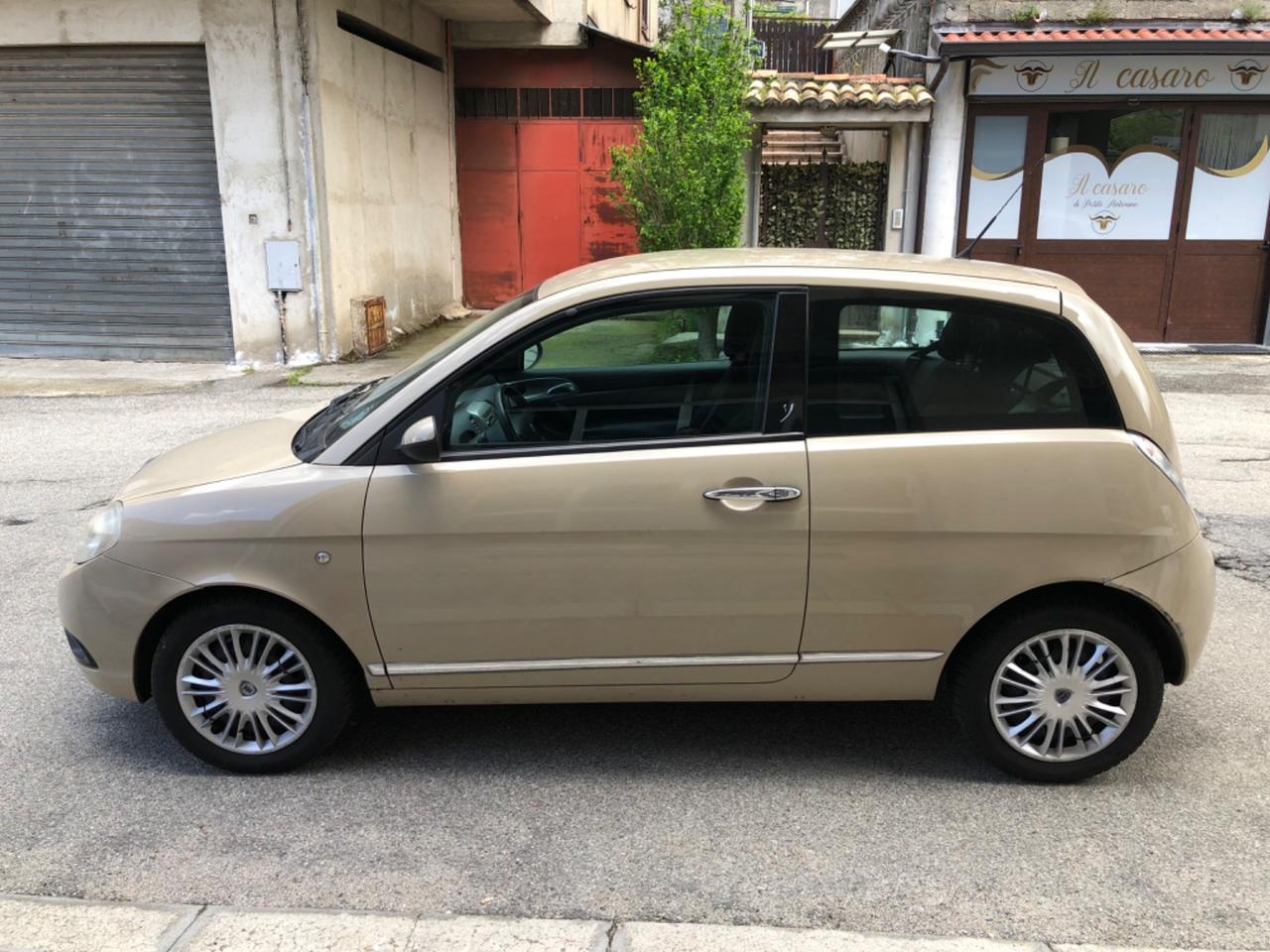 Lancia Ypsilon 1.2 Oro Bianco