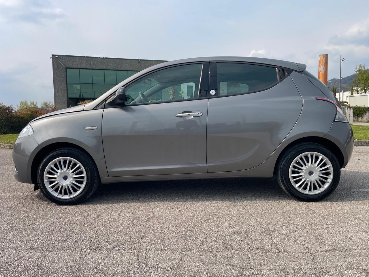 Lancia Ypsilon 1.2 69 CV 5 porte GPL Ecochic Gold