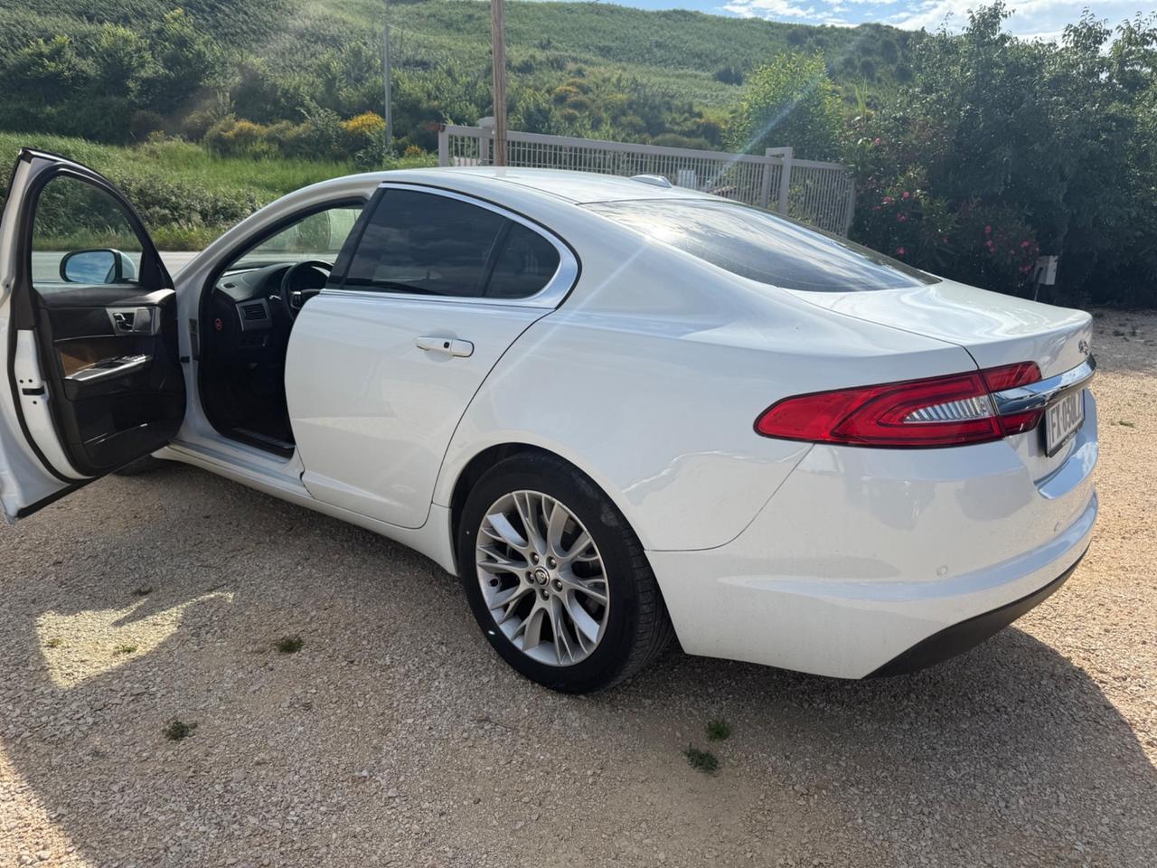 Jaguar XF 2.2 D 190 CV PERMUTE 7.999€